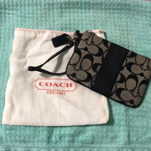 Coach Handbags - NWOT Coach Wristlet
